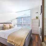 Free Parking Balcony Modern 2 Bed Citycentre