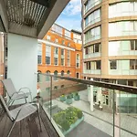 Free Parking Balcony Modern 2 Bed Citycentre