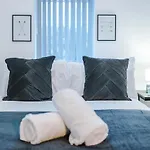 Relaxing & Comfy Apartment In Liverpool Free Wifi Netflix And Parking