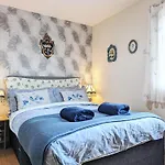 City Centre Vintage Theme Guest Rooms Free Parkin