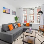 Flatzy - 12 Person Townhouse With Pool Table And Ping Pong