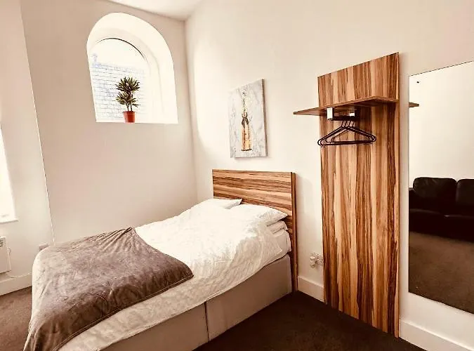 5 Star Luxury Studio Apartment, Big Smart Tv, Wifi, Liverpool City Centre, Easy Access Lock Box Entry!