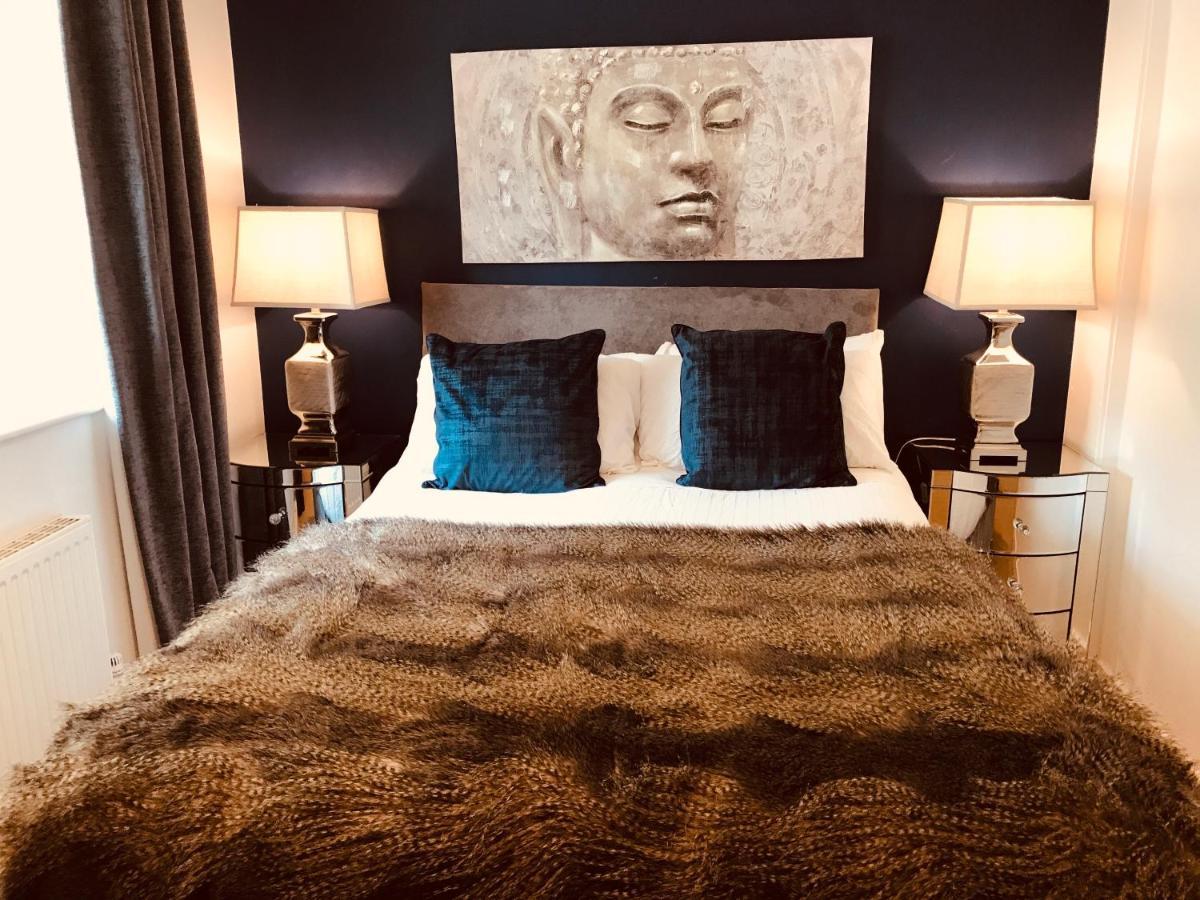 Apartment 2 Bed Dockland - Free Parking *