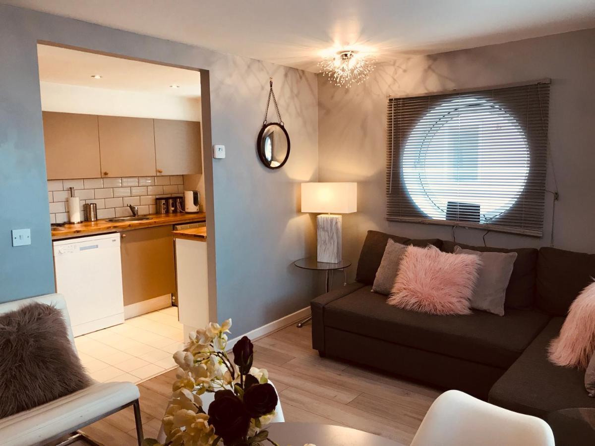2 Bed Dockland - Free Parking Apartment