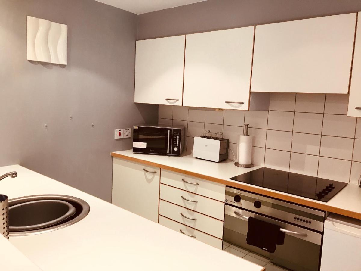 Apartment 2 Bed Dockland - Free Parking
