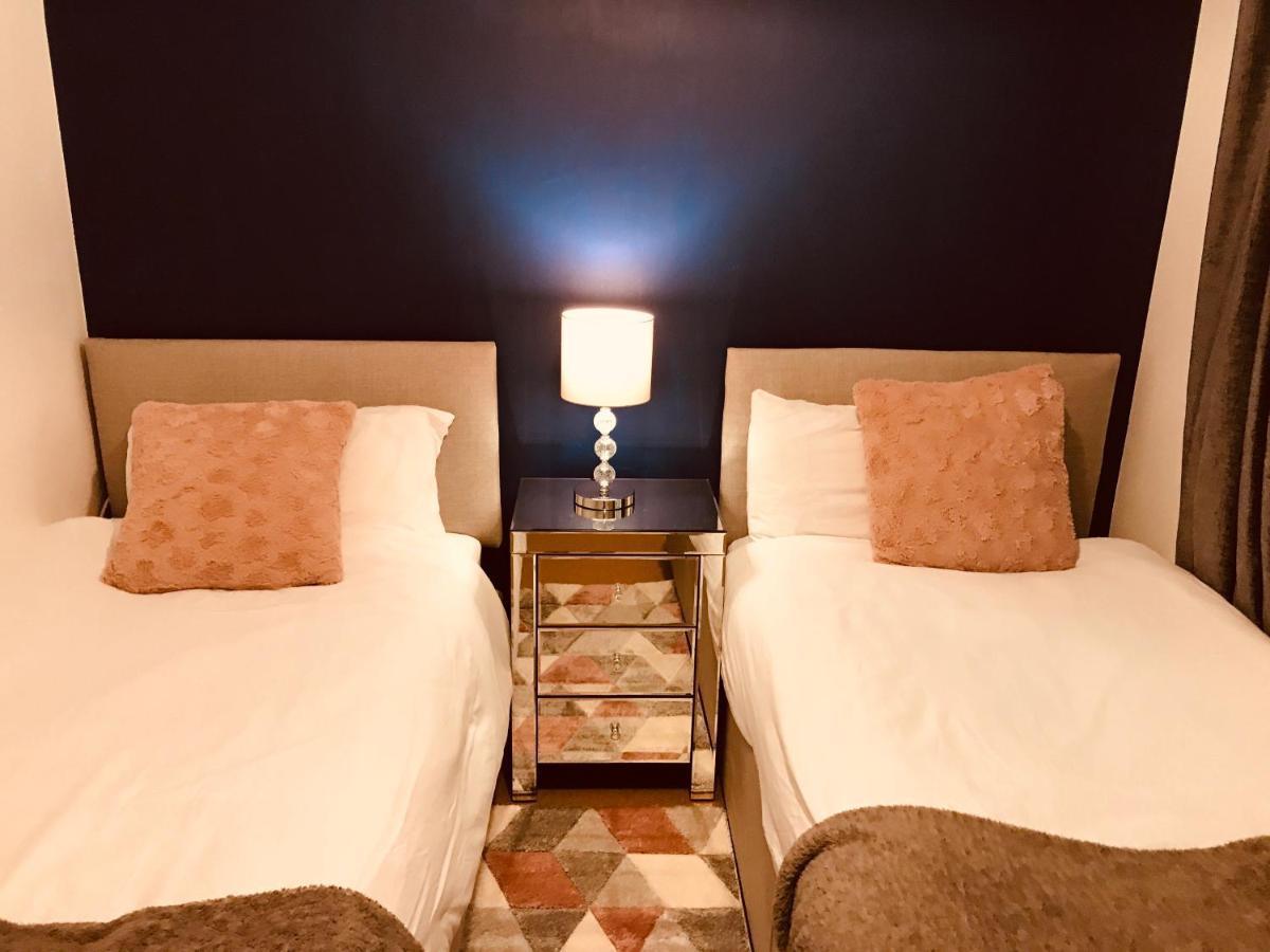 2 Bed Dockland - Free Parking Liverpool