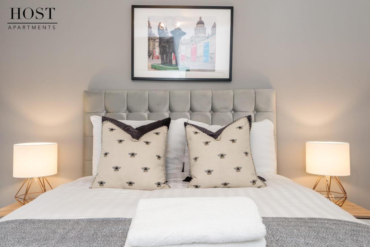 Holiday home Host - Central Modern Two Bedroom Apt - Secure Parking!