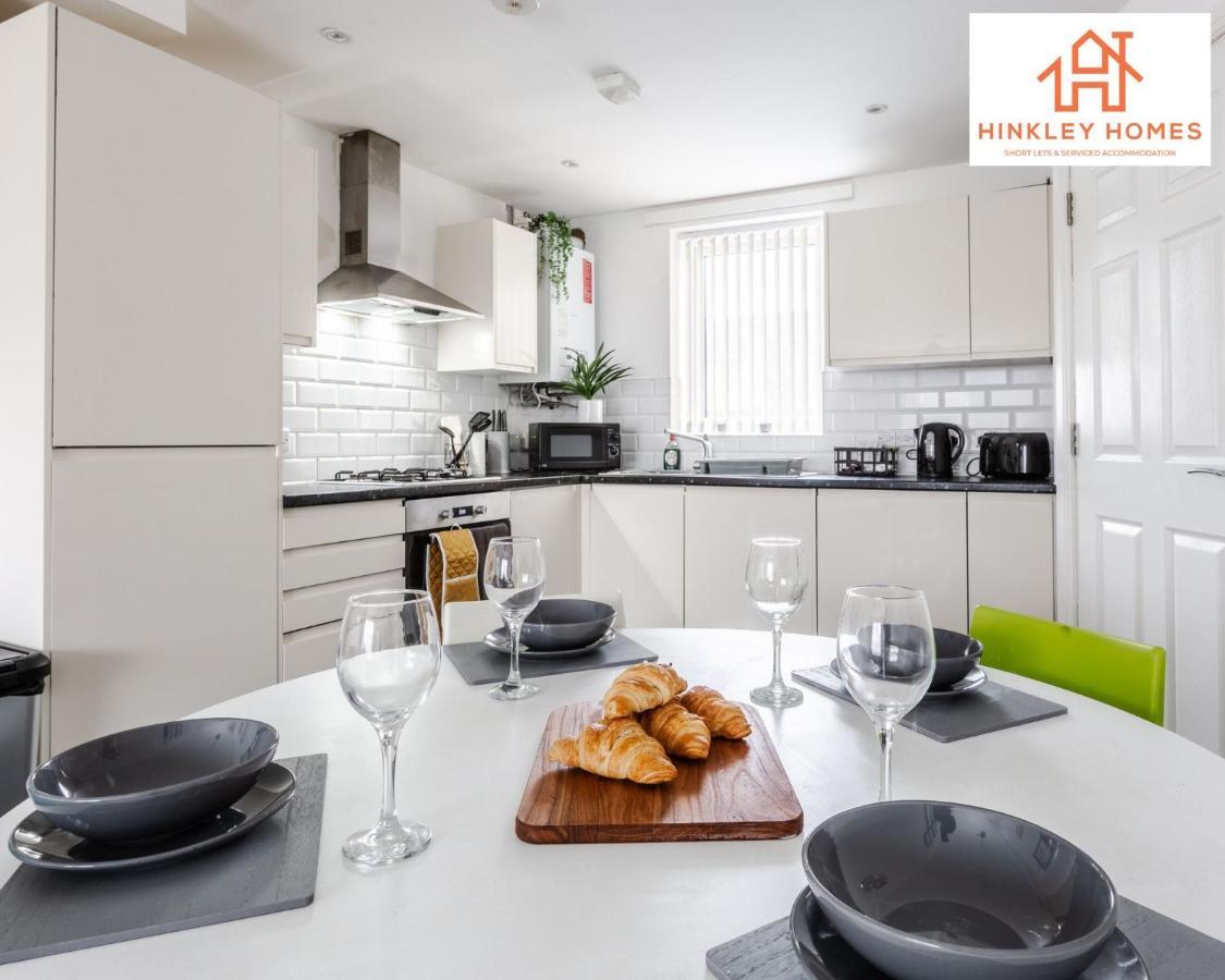 Apartment Hinkley Homes: Newbuild 4-bed Centre With Secure Parking *