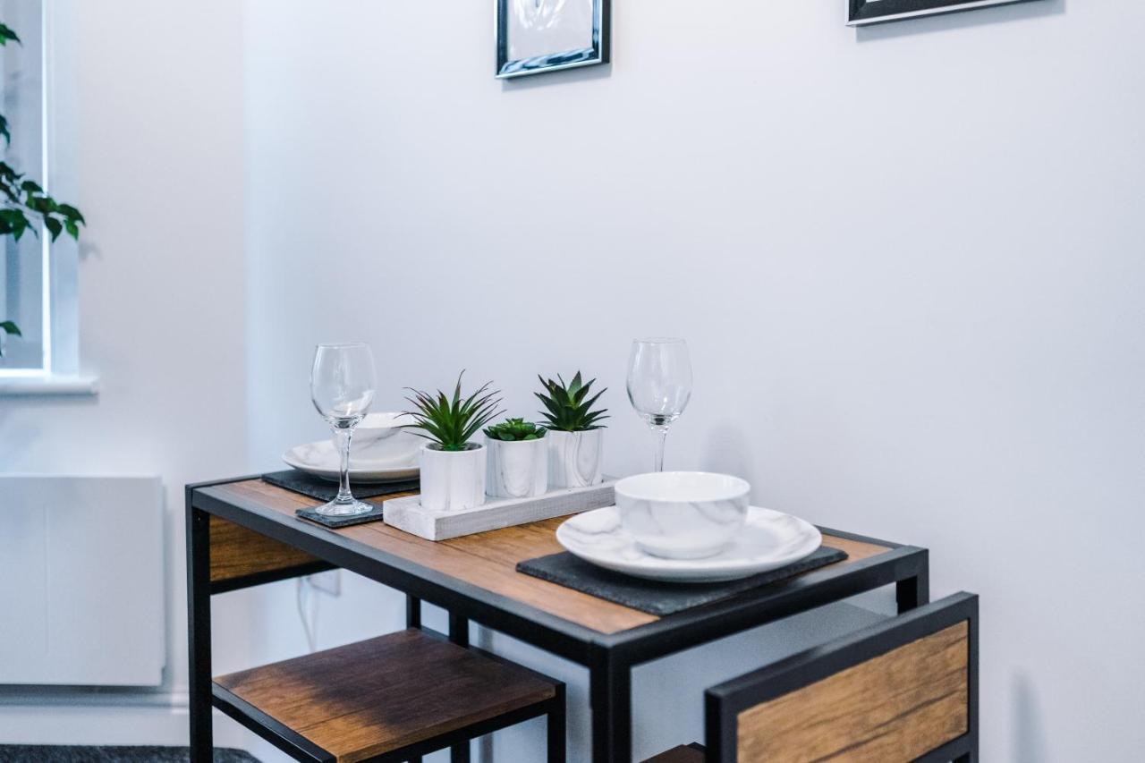 Relaxing & Comfy In Free Wifi Netflix And Parking Apartment