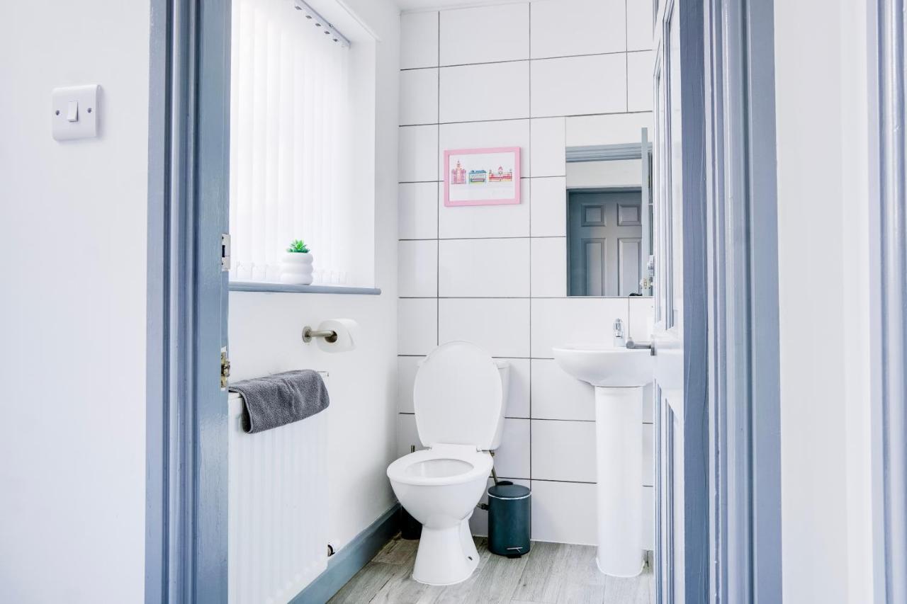 Cosy 3 Bedroom House Near Anfield Stadium