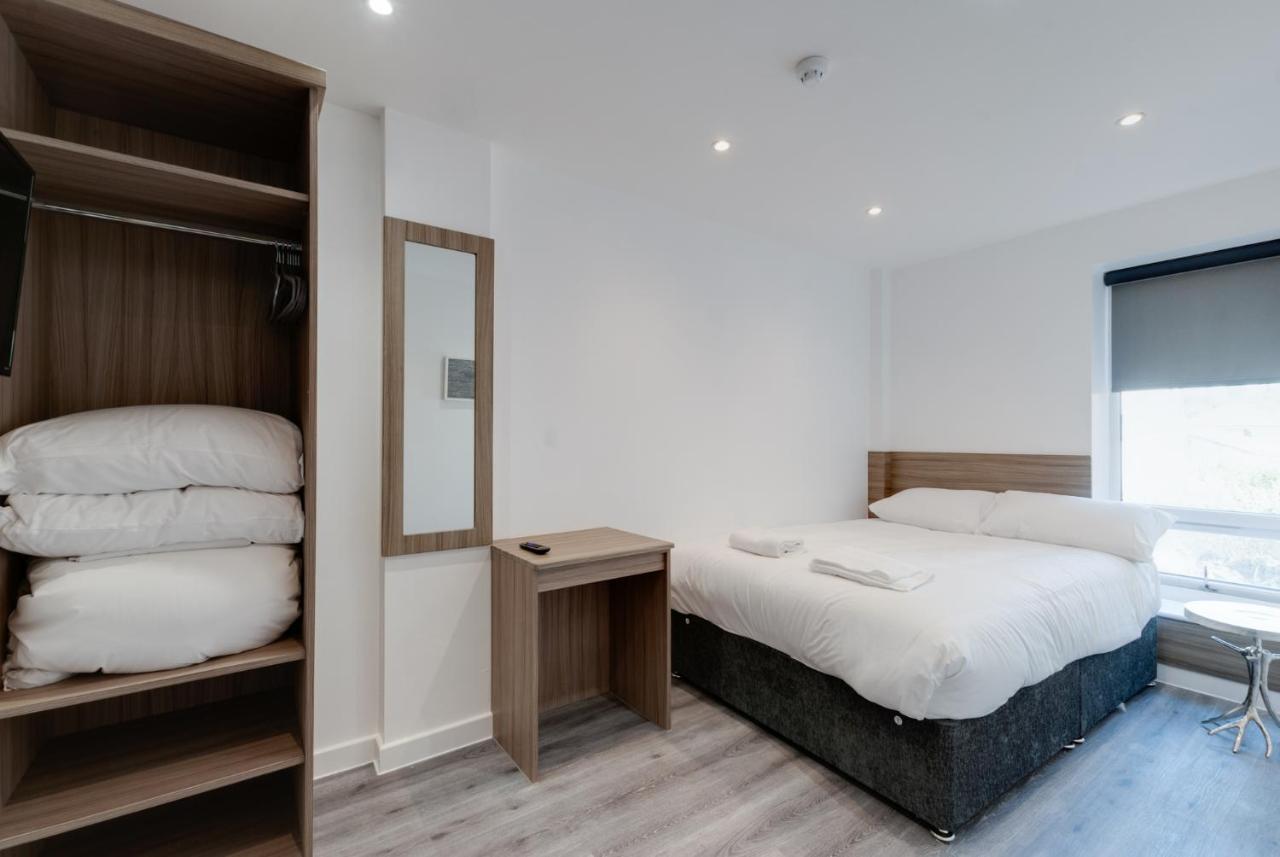 Apartment Short