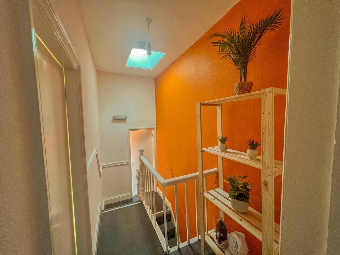 Spacious 4-bedroom - Free Public Parking