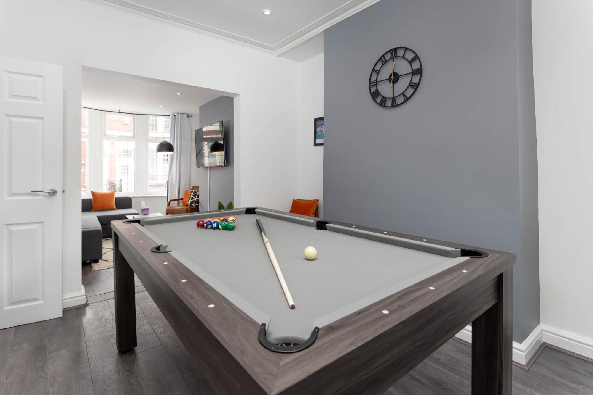 Holiday home Flatzy - 12 Person Townhouse With Pool Table And Ping Pong