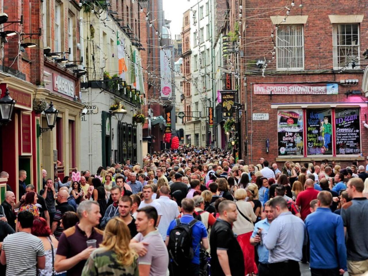Large House Sleeps13 Close To Lfc Stadium Anfield *