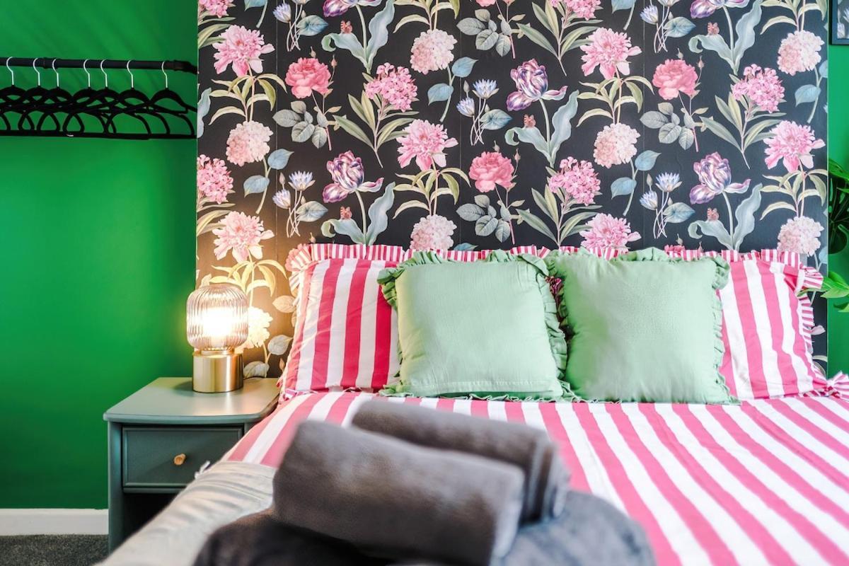Anfield Townhouse Sleeps 12 7min Walk To Stadium Holiday home *