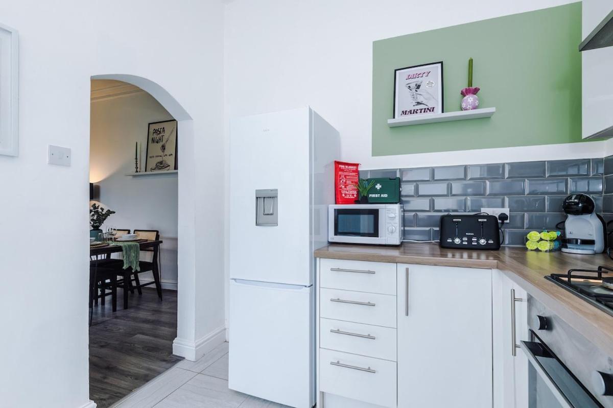 Anfield Townhouse Sleeps 12 7min Walk To Stadium Holiday home *