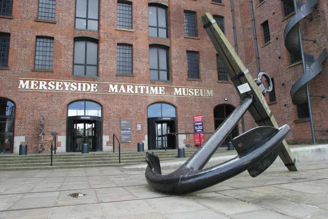 Apartment 2 Bed Dockland - Free Parking