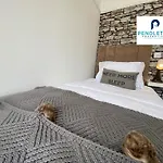 4 Bed House, Sleeps 7 Business & Leisure Stay\'S