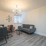 The Queens Arms Apartments