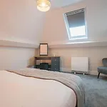 The Queens Arms Apartments