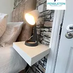 4 Bed House, Sleeps 7 Business & Leisure Stay\'S