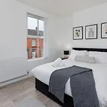 Air Host And Stay - Walton Breck Lodge - Sleeps 5 Free Parking, 10 Minutes To City Centre