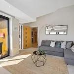 Host & Stay - Marina View Penthouse