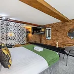 Host & Stay - Mathew Street Studio