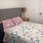 Brand New Studio Apartment With Beautiful Kitchen-Close To Liverpool City Centre