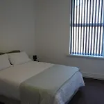Two Spacious Bedroom Flat - Only 400 Yards From Lfc Stadium