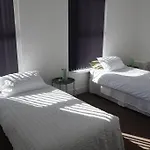 Two Spacious Bedroom Flat - Only 400 Yards From Lfc Stadium