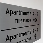 Orange Rentals- Apartment Close To Anfield- Sleeps 6 Guests- Free Parking!