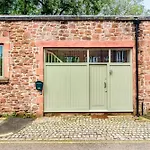 Host & Stay - The Georgian Coach House 2