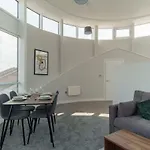 Stunning 2 Bedroom Apartment In Liverpool