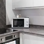 Contemporary 1 Bedroom Apartment In Liverpool