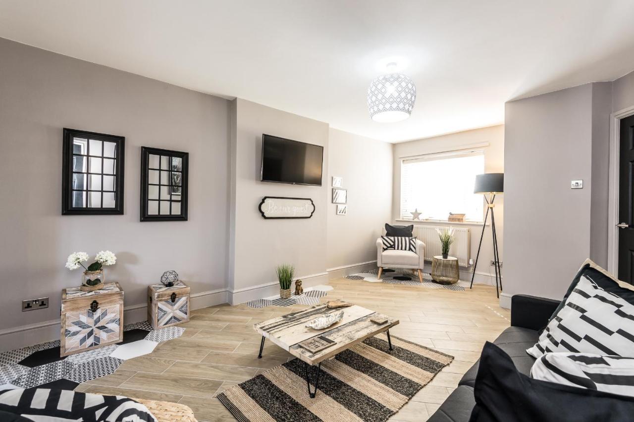 Holiday home Air Host And - Birchfield - Sleeps 10 Amazing Spacious House