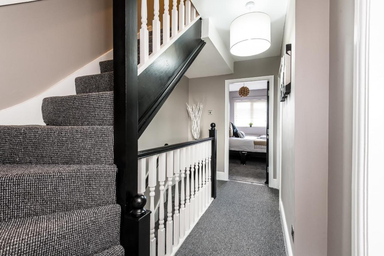 Air Host And - Birchfield - Sleeps 10 Amazing Spacious House Holiday home Liverpool