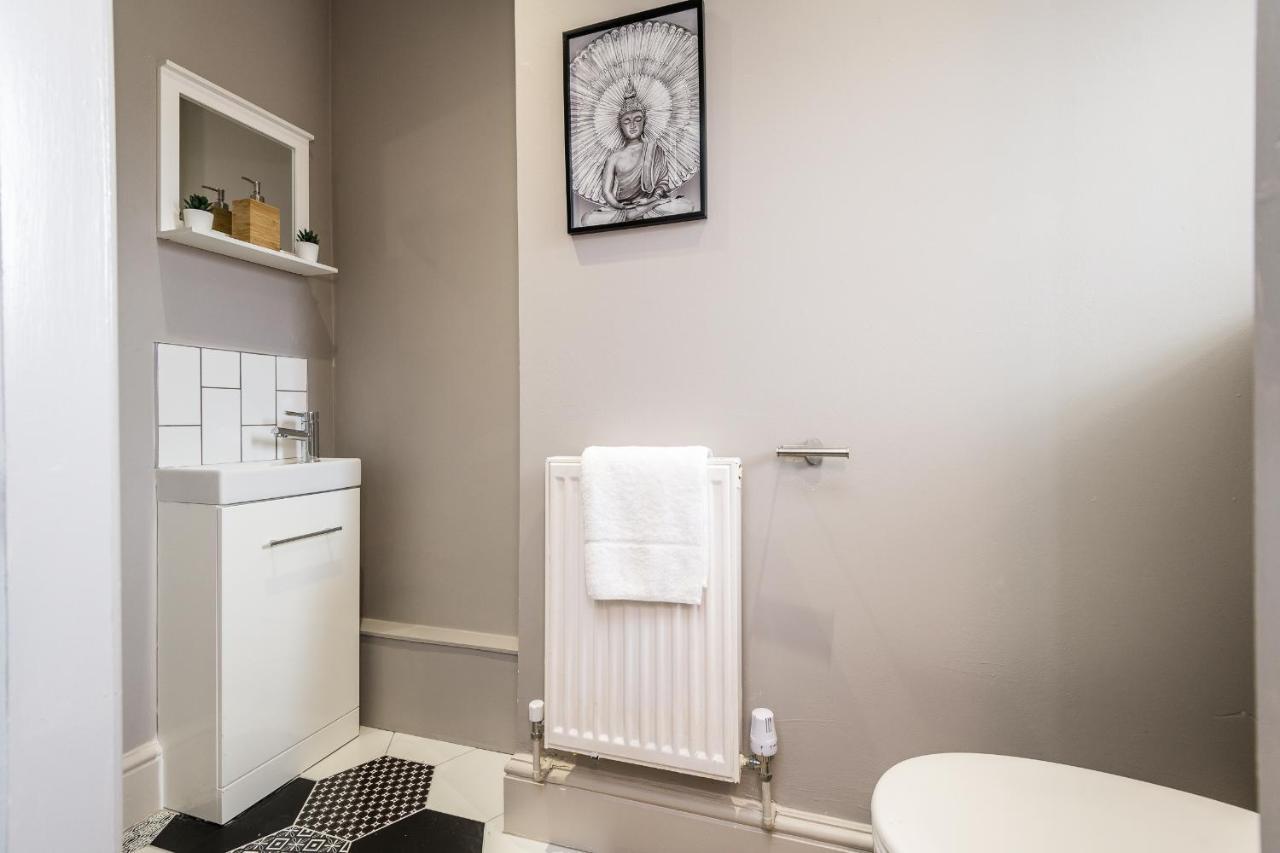 Holiday home Air Host And - Birchfield - Sleeps 10 Amazing Spacious House Liverpool