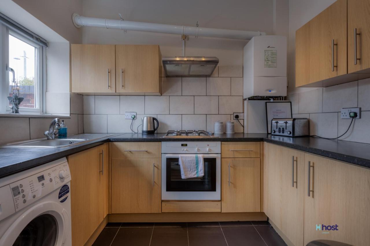 Holiday home Host - Artsy Stadium Suite, Center & Garden *