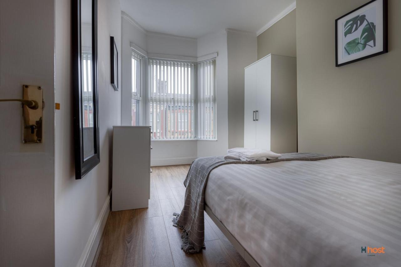 Holiday home Host - Artsy Stadium Suite, Center & Garden Liverpool