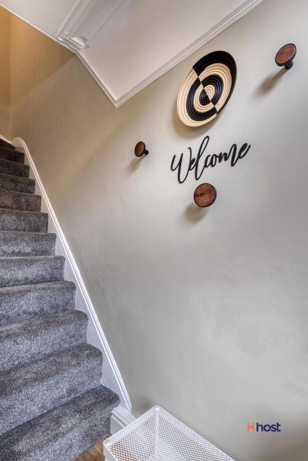 Holiday home Host - Artsy Stadium Suite, Center & Garden *
