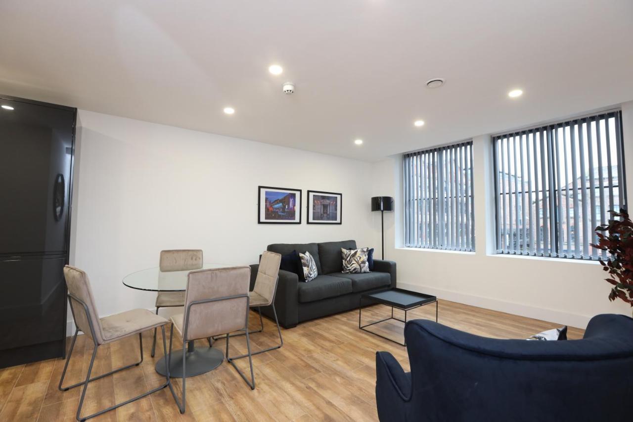 Apartment Concert Square By Happy Days *