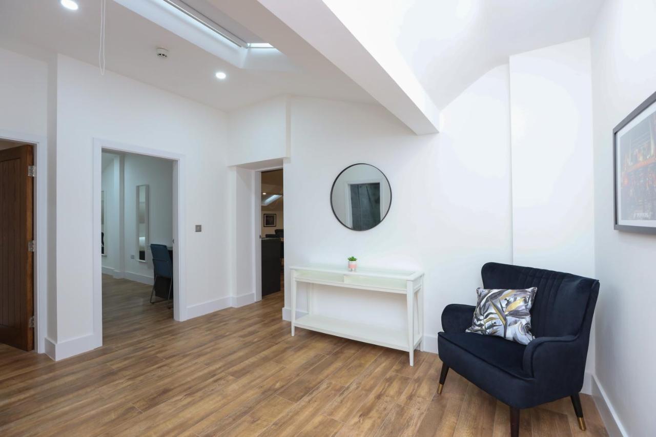 Concert Square By Happy Days Apartment *