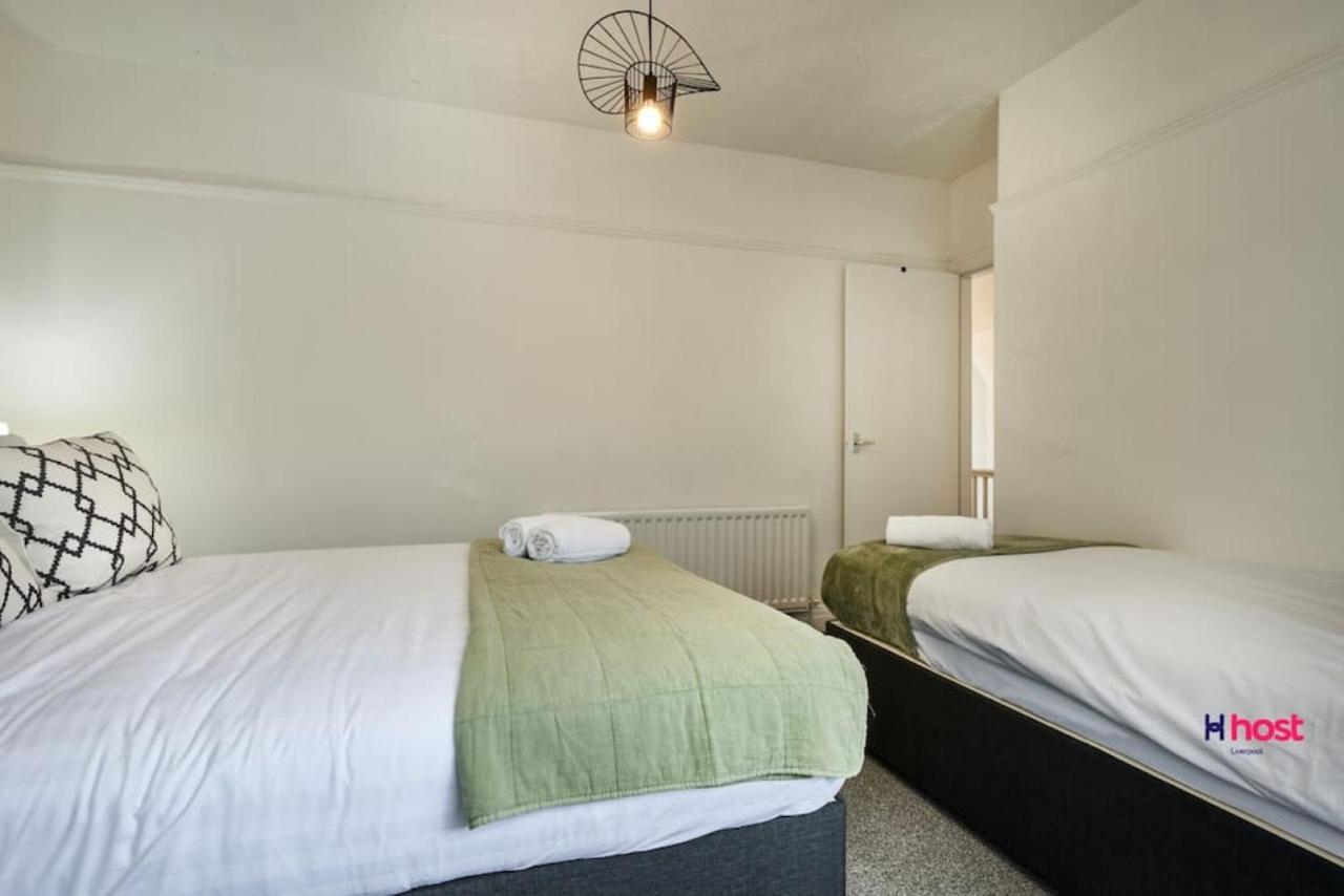 Host - Family Near Centre, Pets Ok & Free Parking