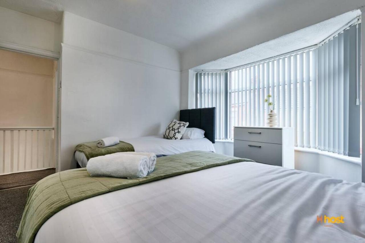 Holiday home Host - Family Near Centre, Pets Ok & Free Parking Liverpool