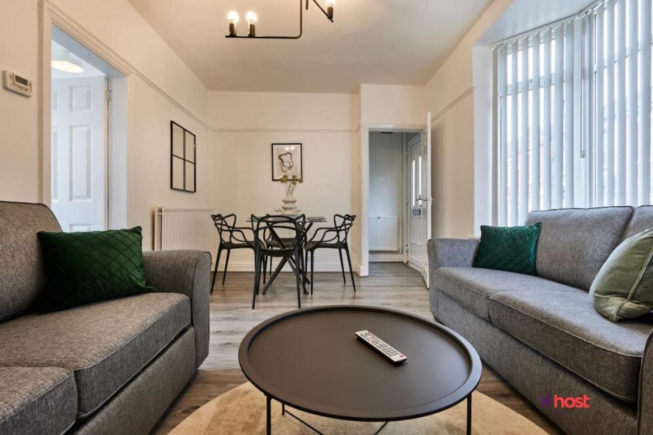 Holiday home Host - Family Near Centre, Pets Ok & Free Parking