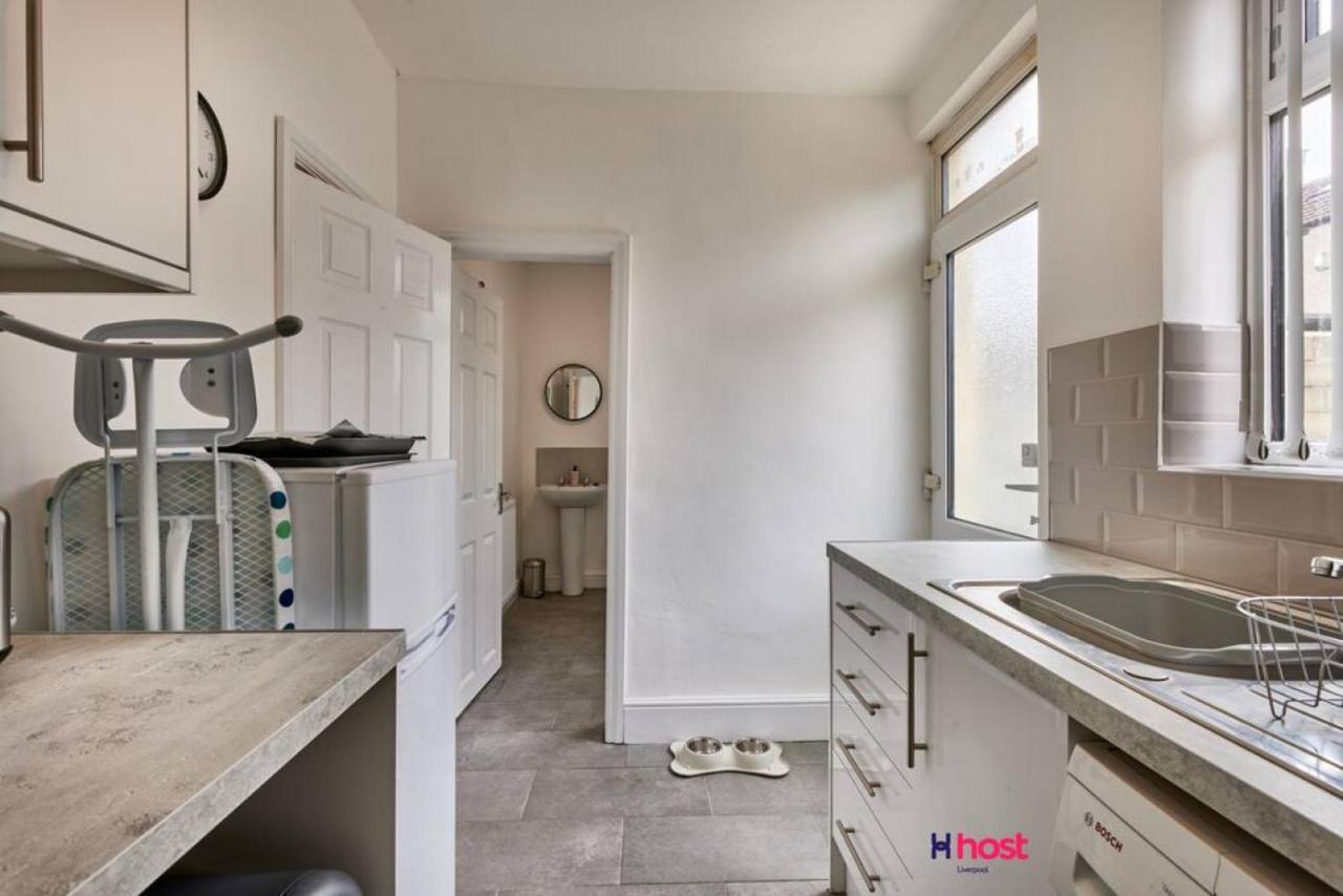 Host - Family Near Centre, Pets Ok & Free Parking