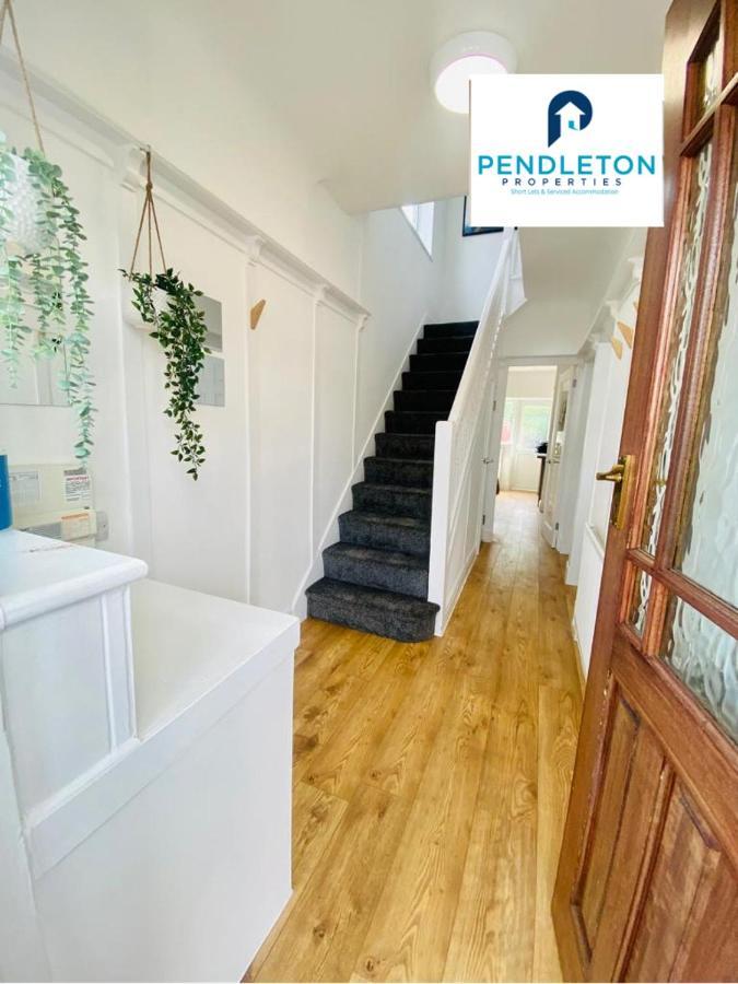 4 Bed House, Sleeps 7 Business & Leisure Stay's * Liverpool
