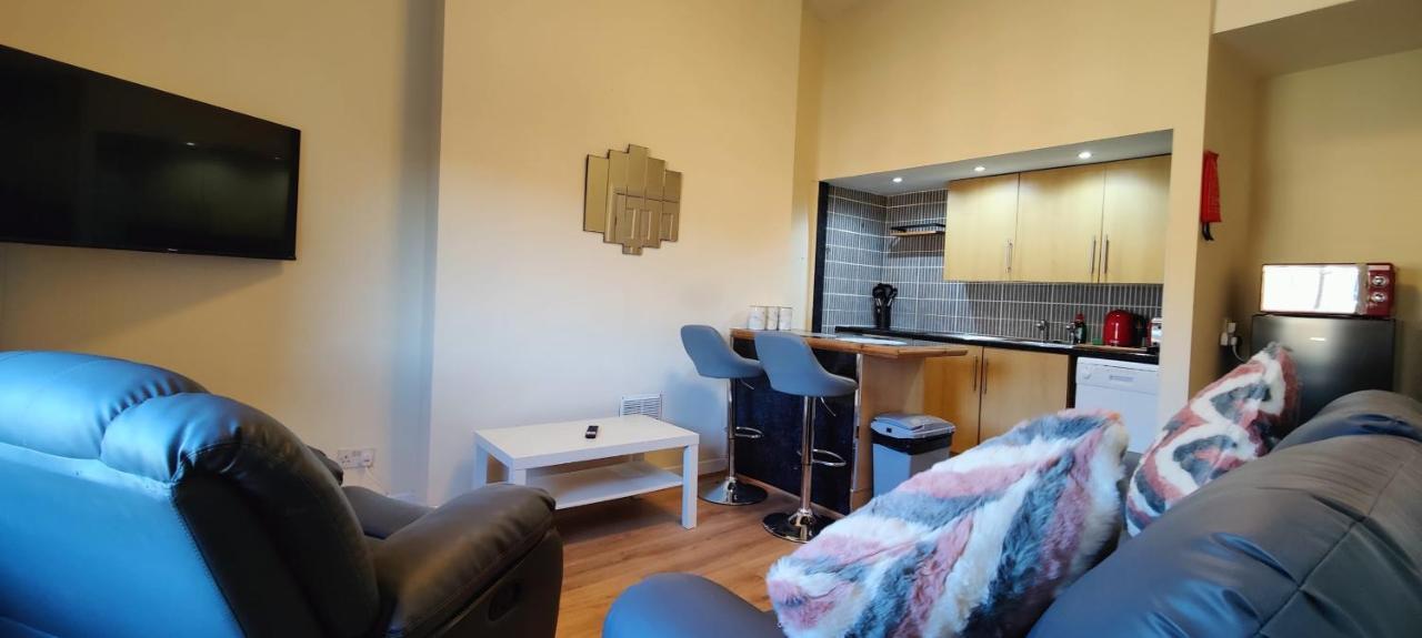 Marmaduke - Entire Close To City Centre Apartment