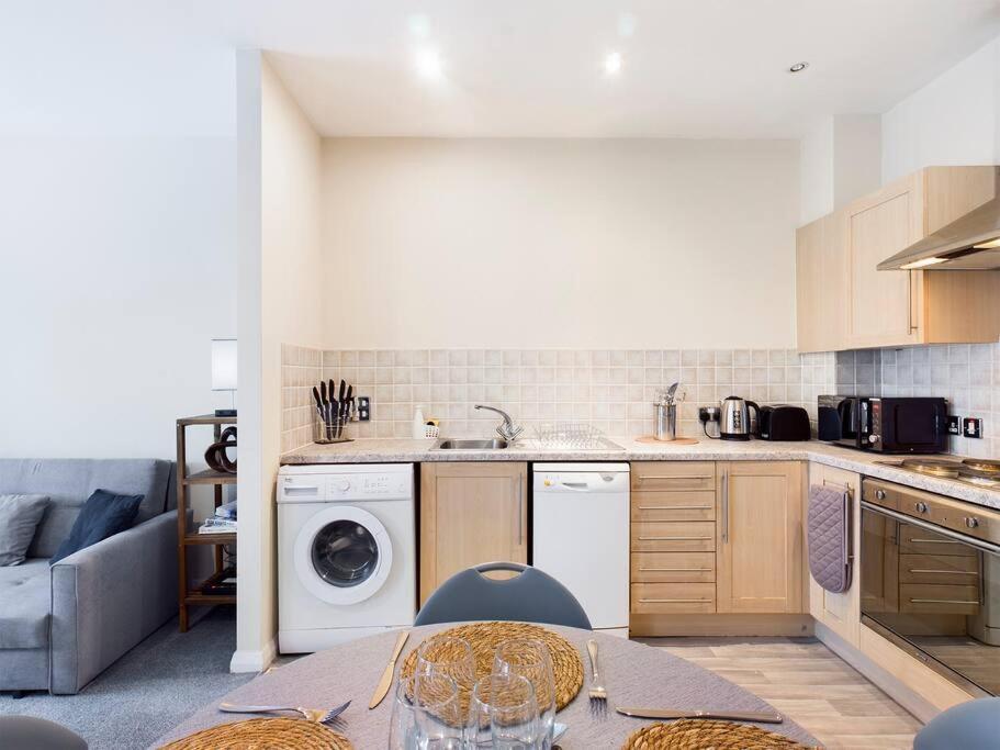 Magnificent 1bdr In Mersyside Apartment *
